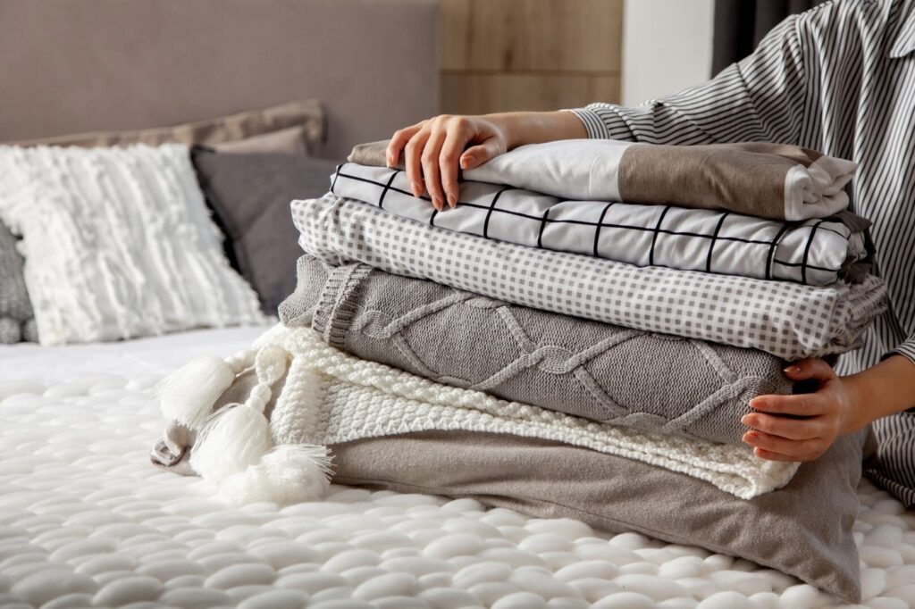 Bacteriile din textile reprezintă bacterii care pot supraviețui și se pot dezvolta pe diverse materiale textile, cum ar fi hainele, lenjeria de pat, prosoapele, sau alte produse textile. 