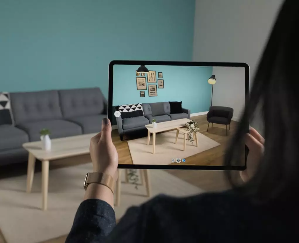 Designul de interior este un domeniu în continuă evoluție, iar inteligența artificială (AI) a început să joace un rol tot mai important în transformarea acestuia. De la personalizarea spațiilor la optimizarea procesului de proiectare, AI-ul aduce cu sine o serie de avantaje și oportunități pentru designeri și clienți. 