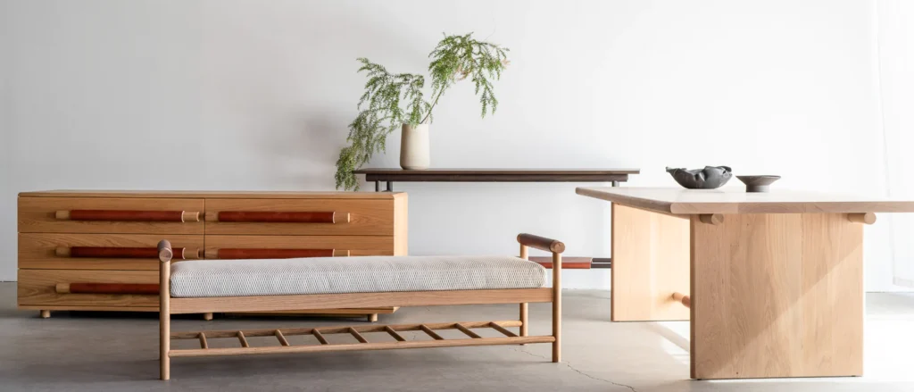 Mobilierul ecologic, este proiectat ținând cont de mediu. Implică utilizarea materialelor și proceselor de fabricație care au impact minim asupra planetei.