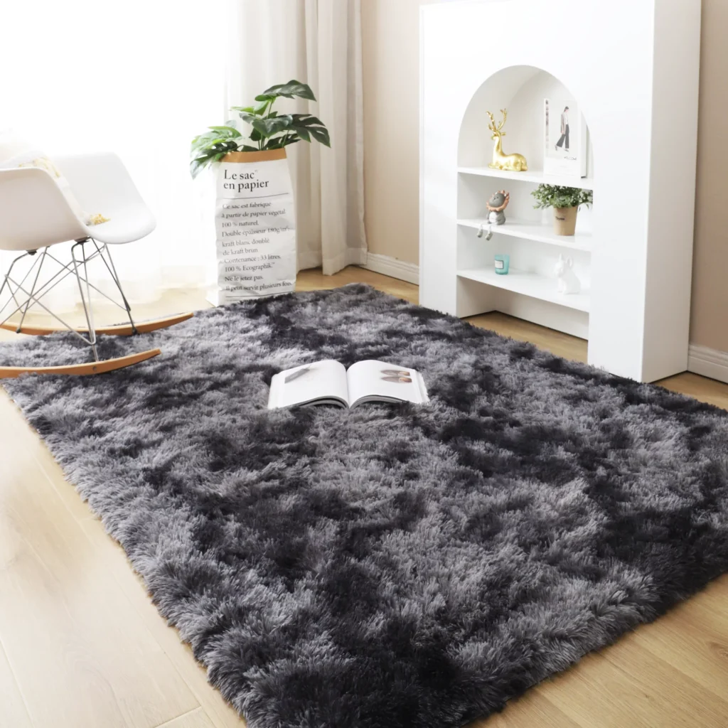 Designul interior poate crea o atmosferă puternică și îmbietoare care să te facă să te simți binevenit și relaxat în propriul tău spațiu. Iar această atmosferă plină de putere și căldură poate fi creată chiar și cu doar două materiale.