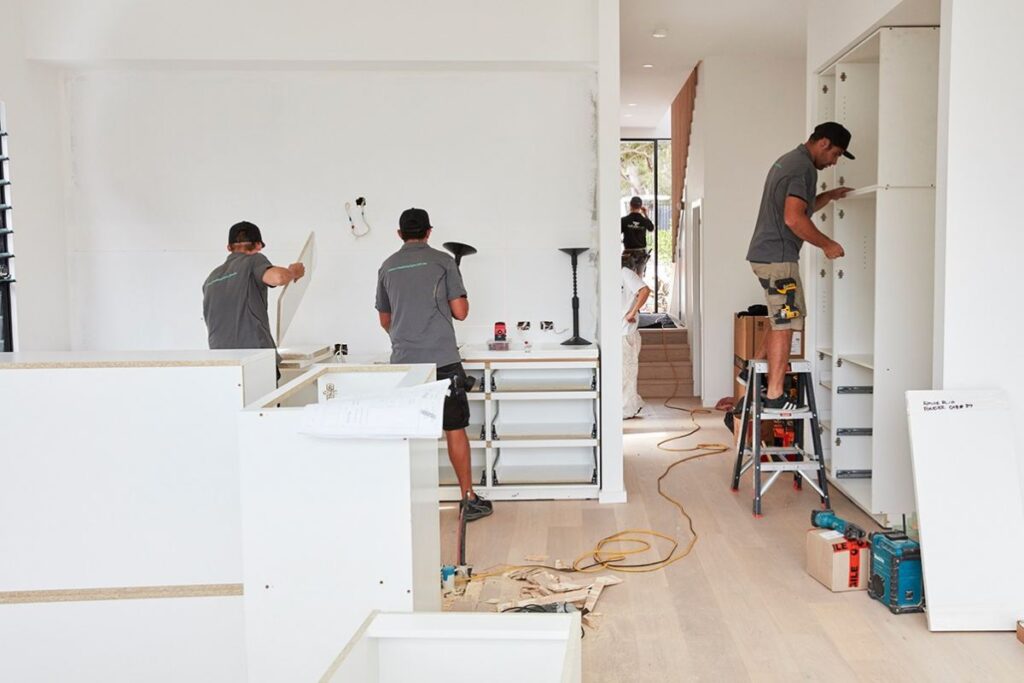 Renovarea poate aduce o schimbare semnificativă și o valoare adăugată locuinței tale. 
